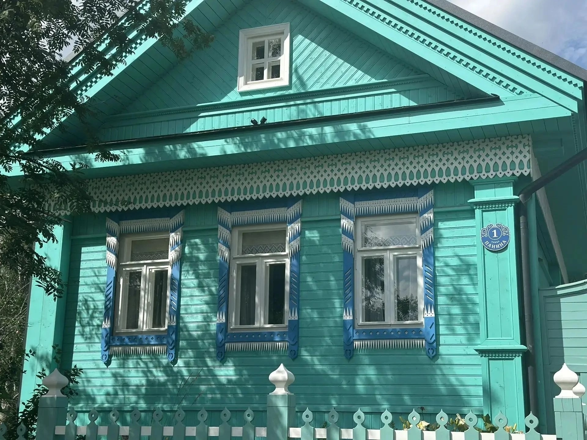 «Зеленый дом» на Волжской набережной: новая глава в истории туризма Тутаева